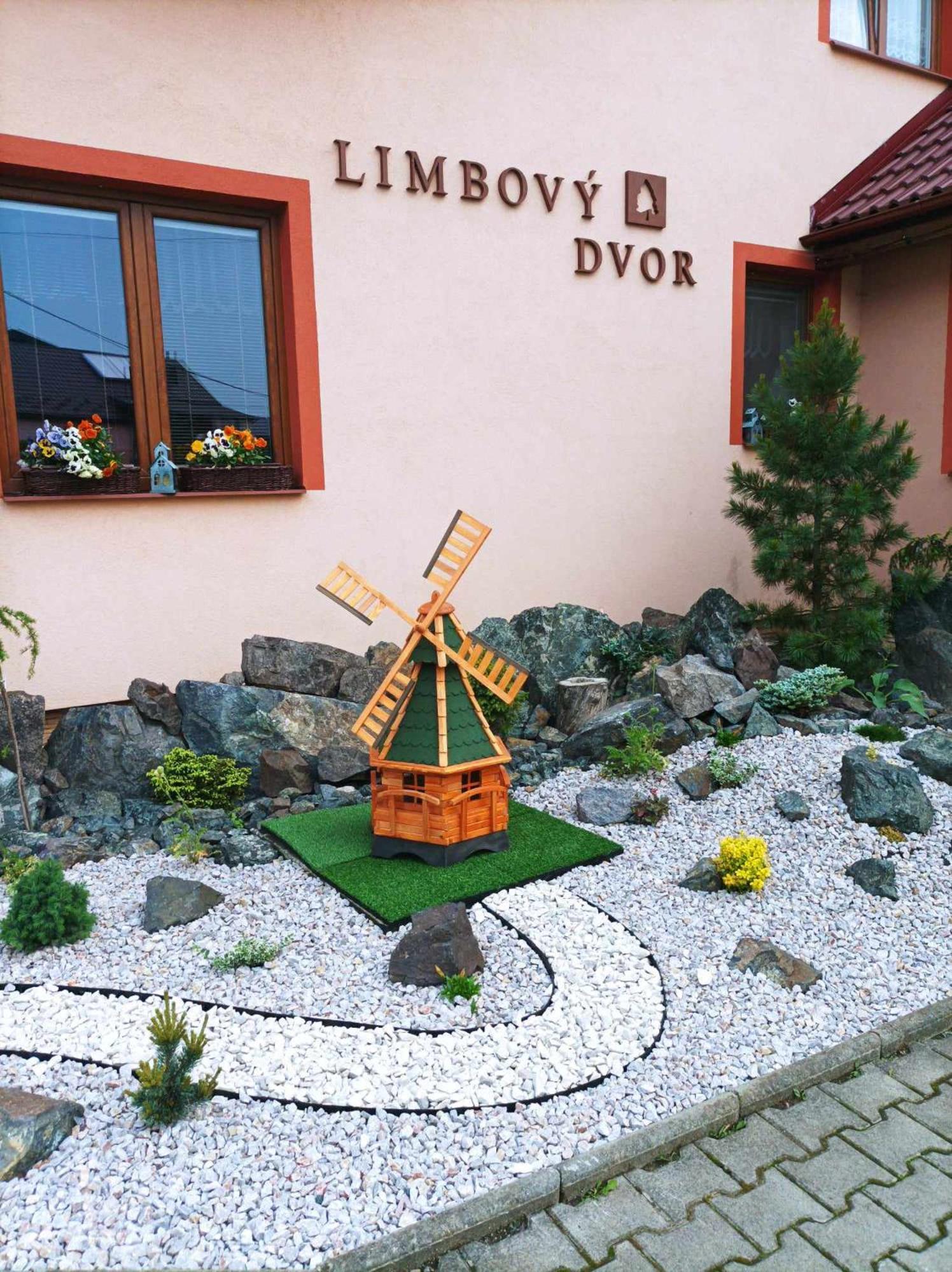 Pezion Limbovy Dvor 호텔 브르보우 외부 사진